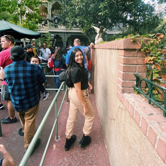 Meet your Posher, Tatianna - Picture 3 of 4